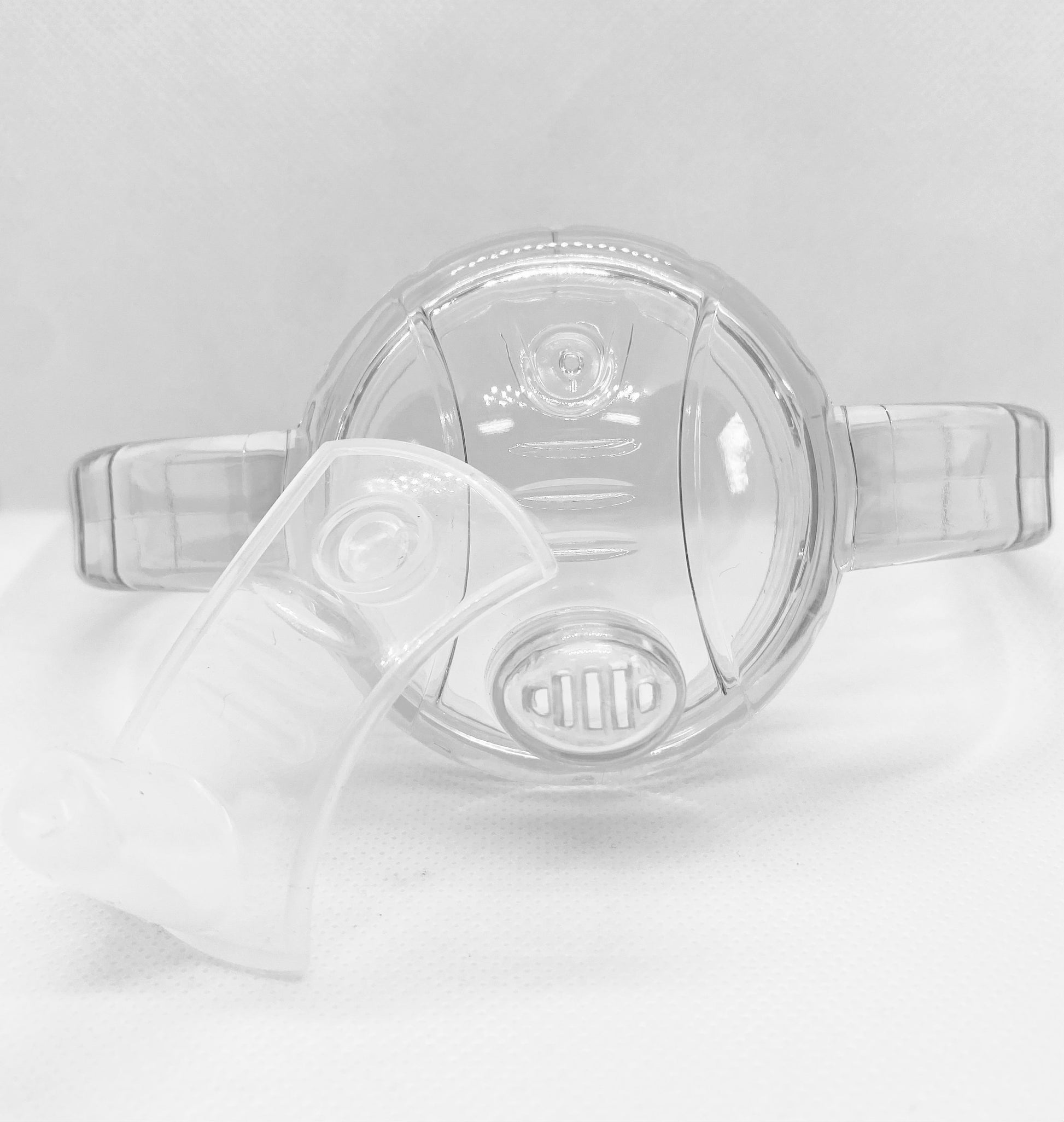 Plastic lid with handles and removable filter to control flow.