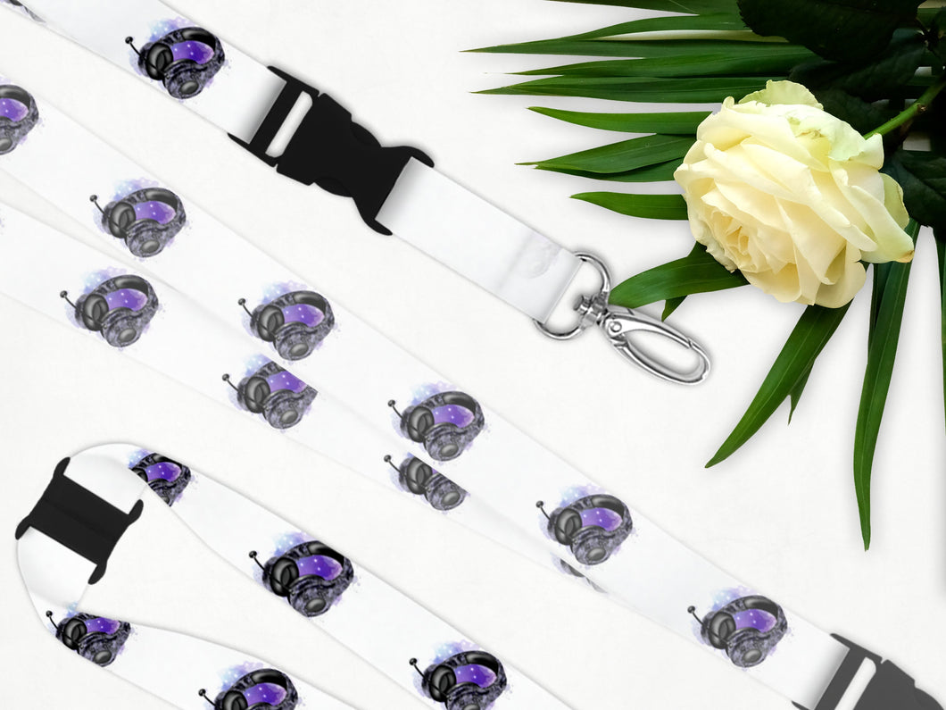 Gamer headset lanyard with 3 breakaway safety points